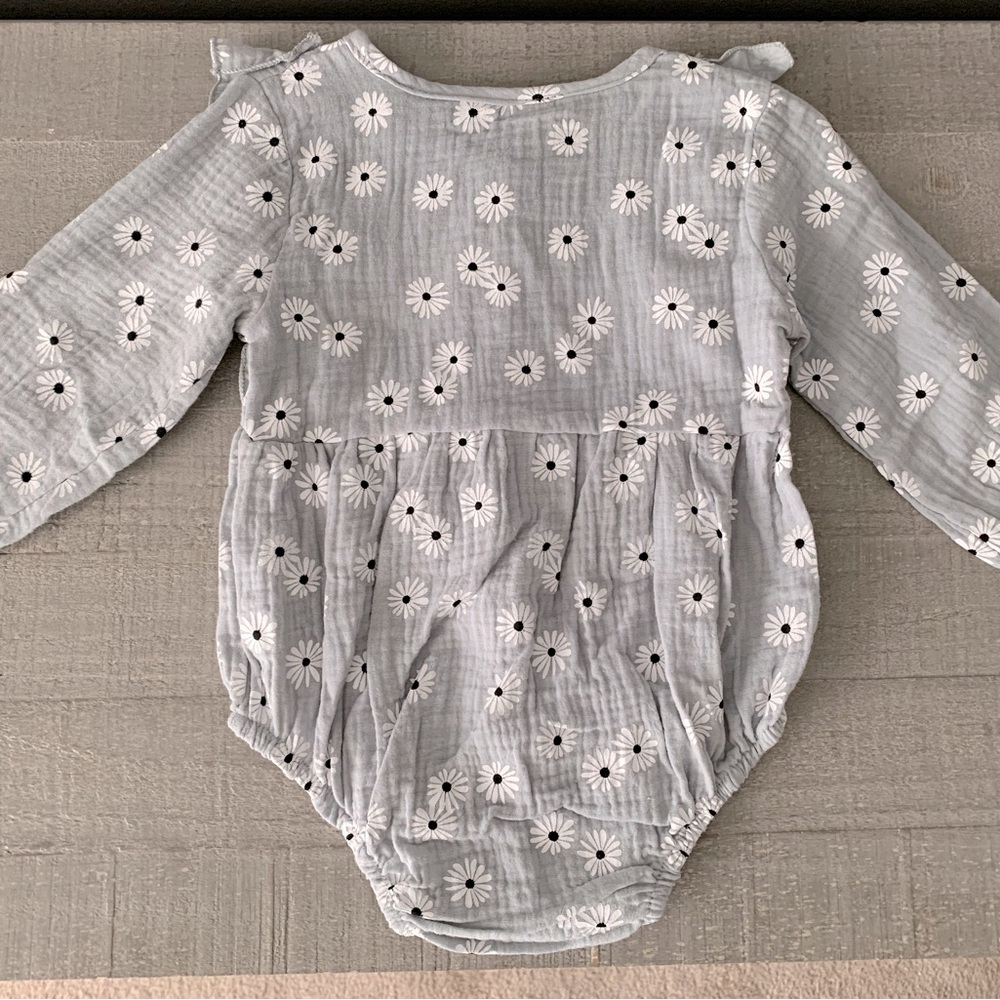 Floral Ruffled Spring Romper - Picture 2 of 4